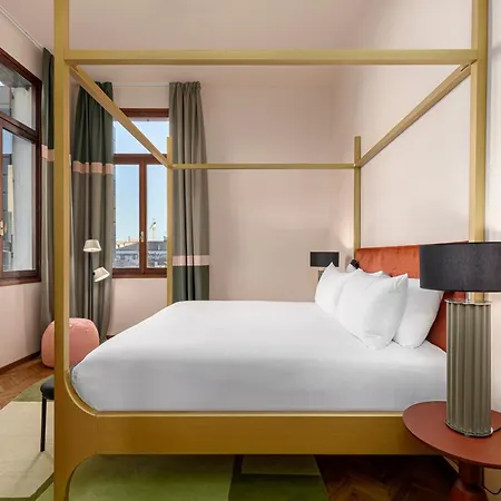 Palazzo Dei Fiori By Mate Daire *