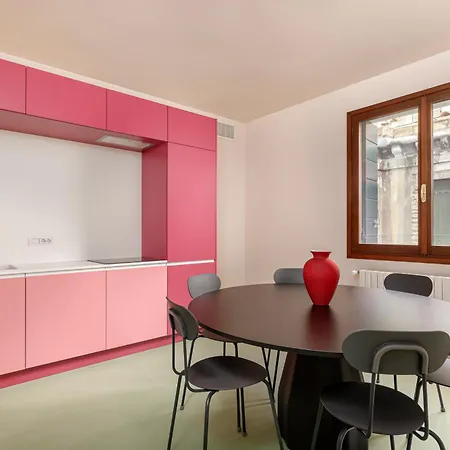 Palazzo Dei Fiori By Mate Daire Venedik