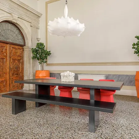 Palazzo Dei Fiori By Mate Daire