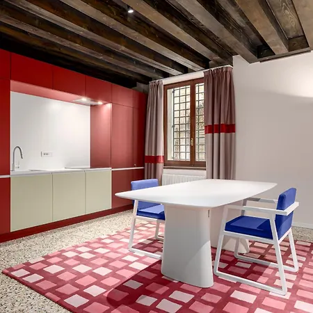 Palazzo Dei Fiori By Mate Apartment Venice