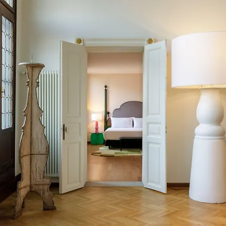 Palazzo Dei Fiori By Mate *