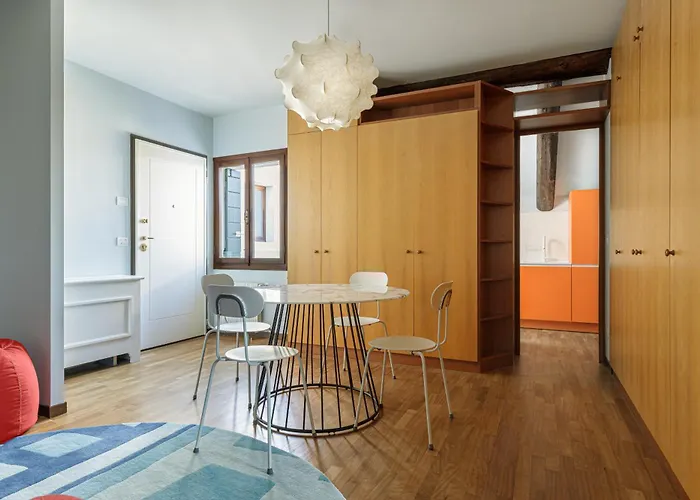 Palazzo Dei Fiori By Mate Daire *