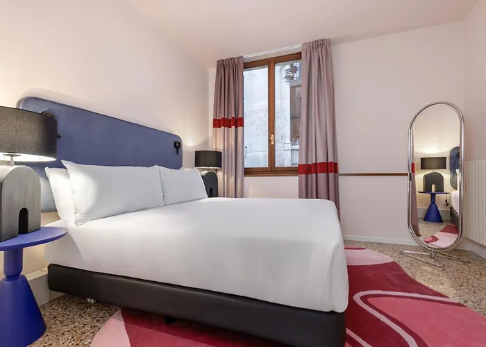 Palazzo Dei Fiori By Mate *