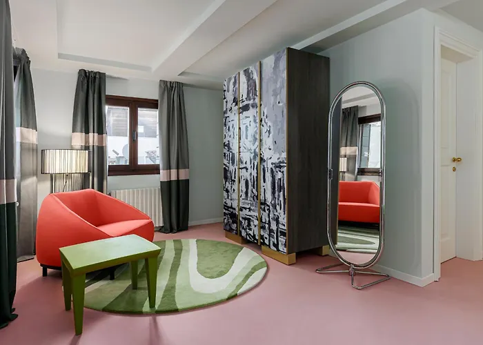 Palazzo Dei Fiori By Mate Daire Venedik