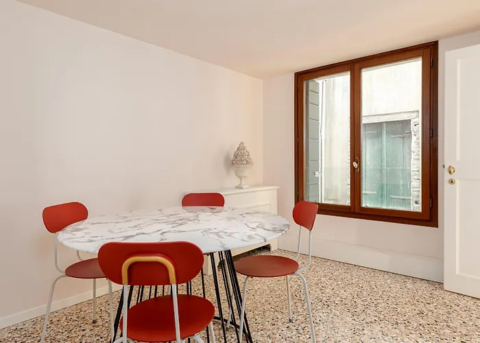 Palazzo Dei Fiori By Mate Daire