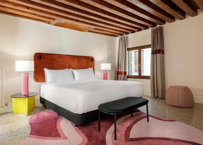 Palazzo Dei Fiori By Mate * Venedik