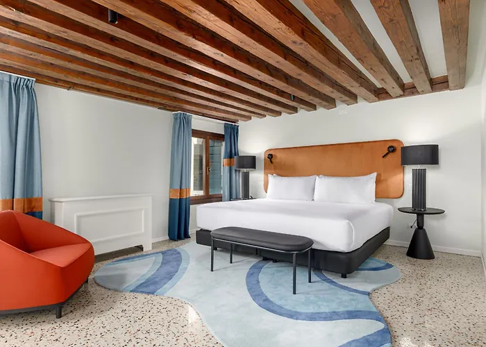 Palazzo Dei Fiori By Mate Venedik