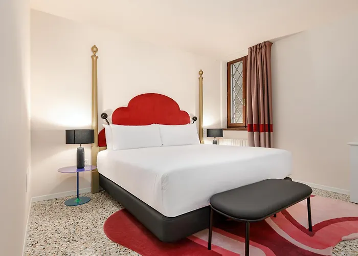 Palazzo Dei Fiori By Mate Daire *