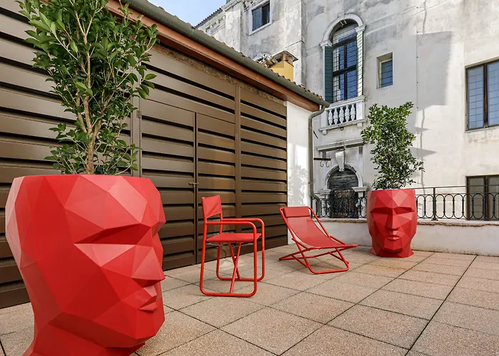 Palazzo Dei Fiori By Mate * Venedik