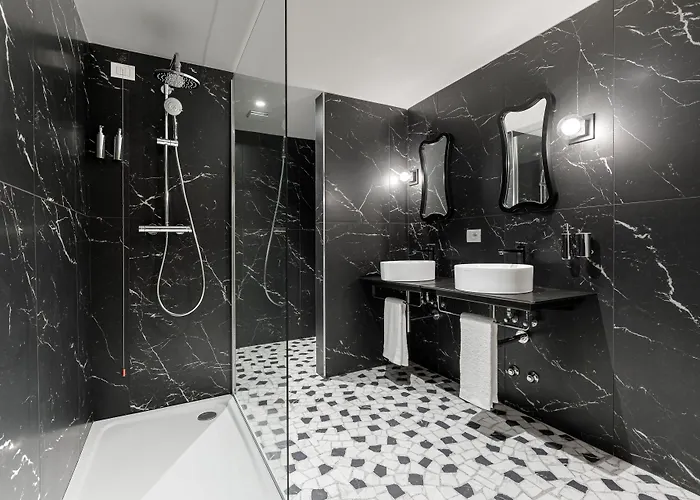 Palazzo Dei Fiori By Mate Venedik